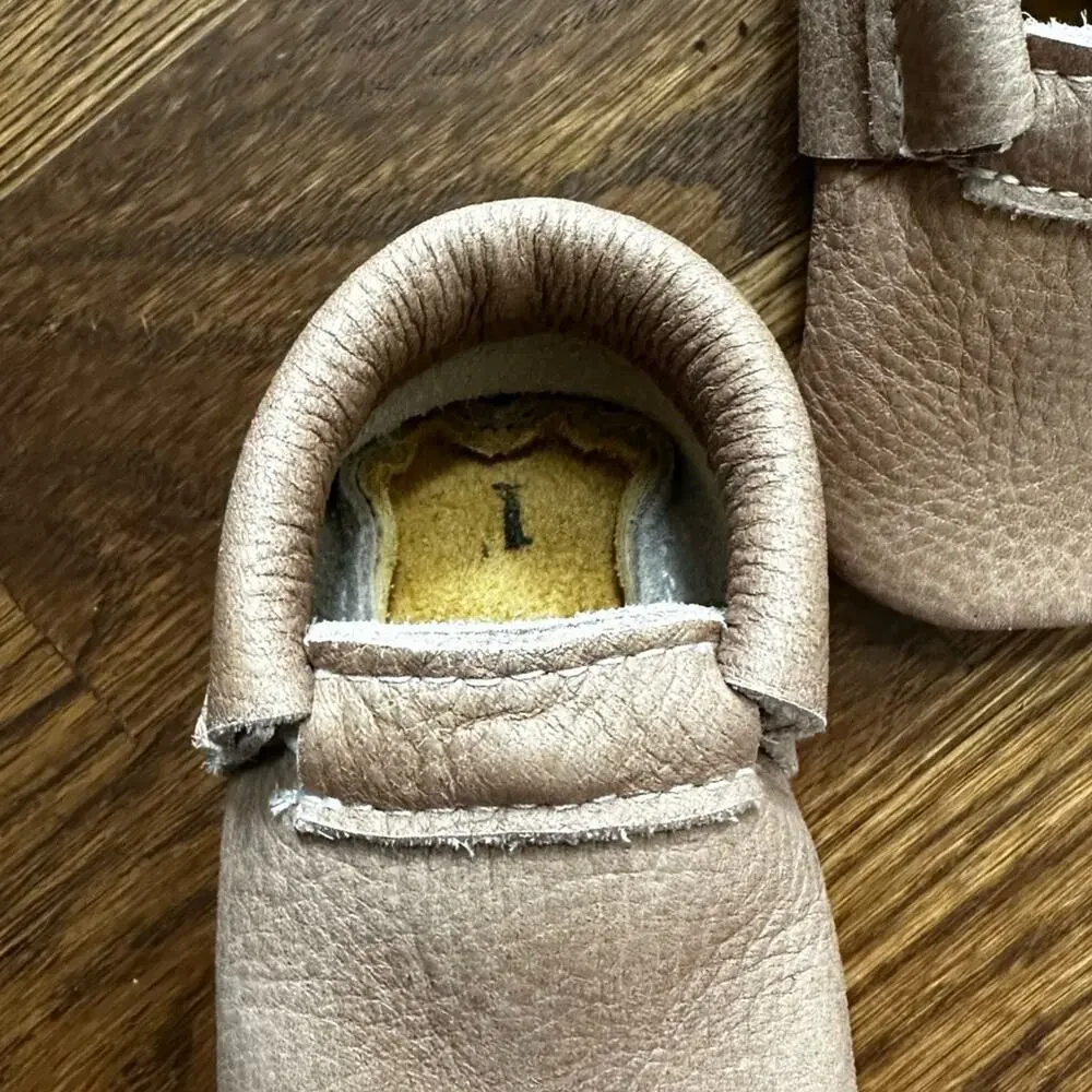 Nomies leather baby booties, NWT, tan size 1